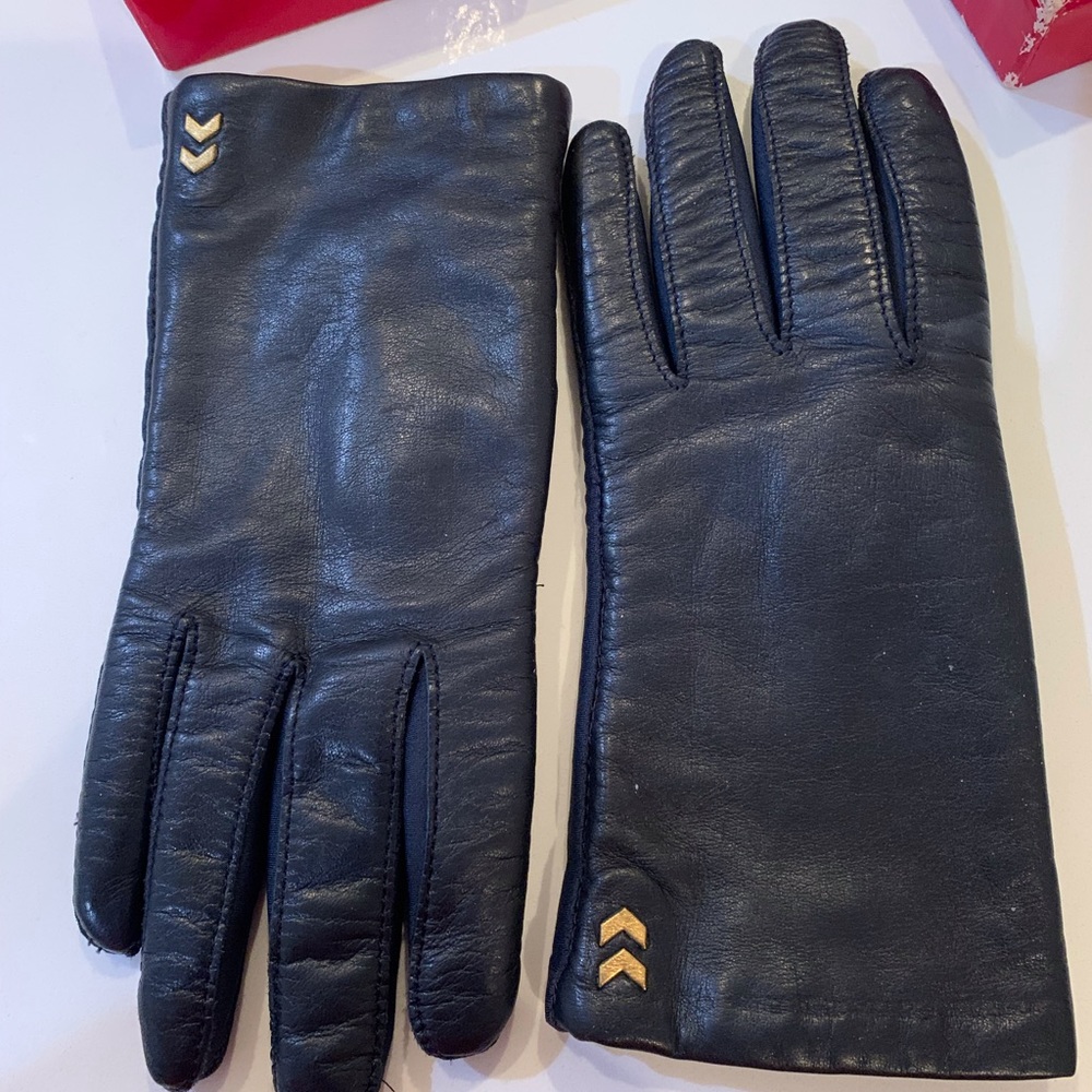 Isotoner leather gloves